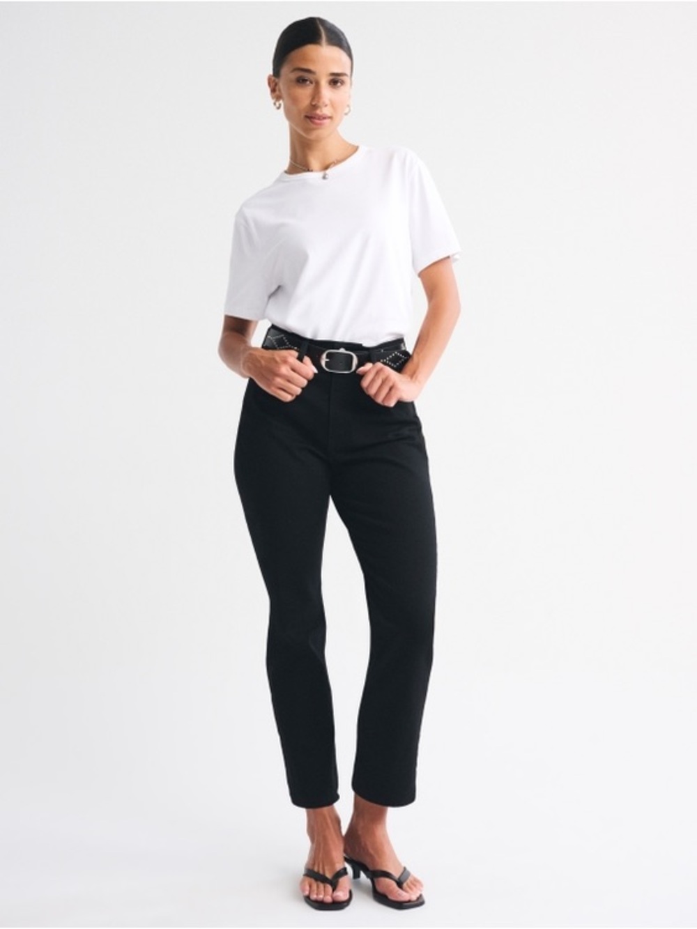 Abercrombie And Fitch - Ultra High Rise Ankle Straight Leg Jeans
